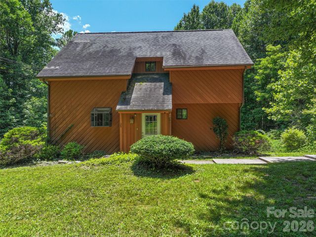 25 Little Creek Lane, Maggie Valley, NC 28751