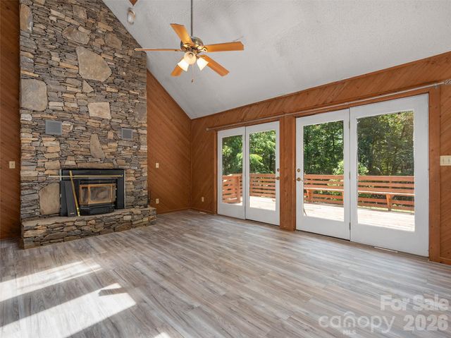 25 Little Creek Lane, Maggie Valley, NC 28751