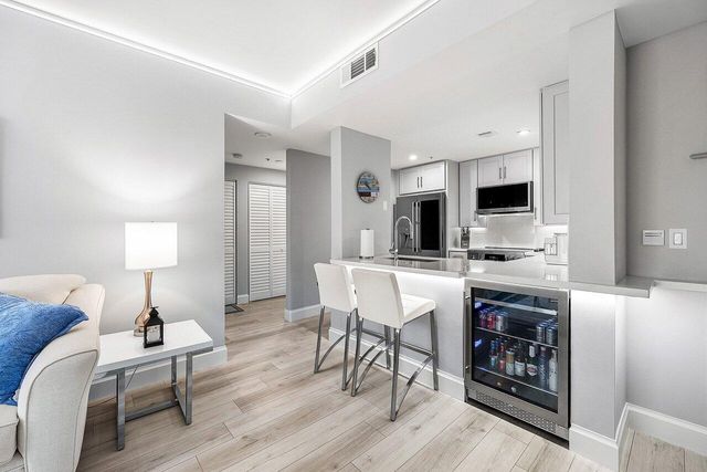 255 Evernia Street 1115, West Palm Beach, FL 33401