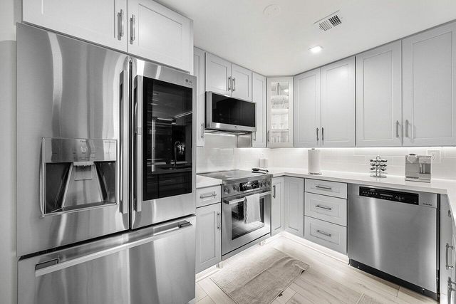 255 Evernia Street 1115, West Palm Beach, FL 33401