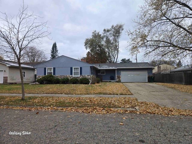 2838 Sunderland Road, Lansing, MI 48911