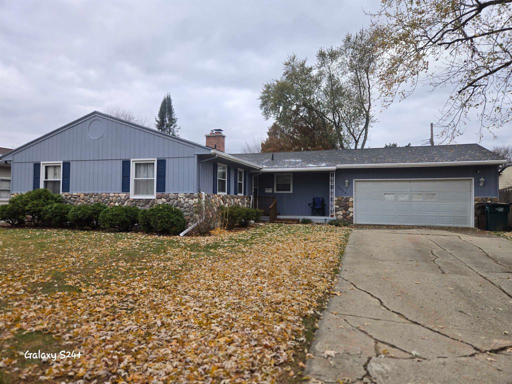 2838 Sunderland Road, Lansing, MI 48911