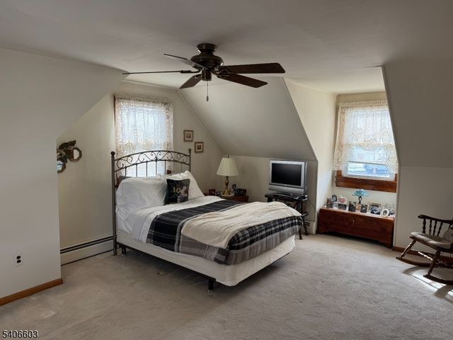 1502 Sunnyfield Dr, Linden City, NJ 07036