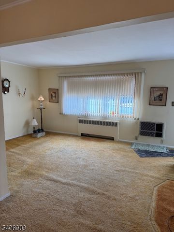 1502 Sunnyfield Dr, Linden City, NJ 07036