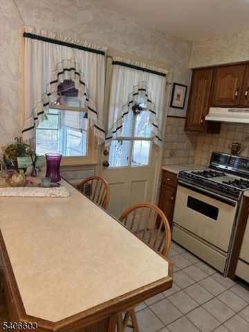 1502 Sunnyfield Dr, Linden City, NJ 07036