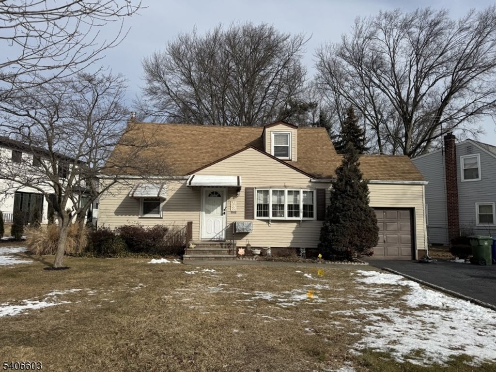 1502 Sunnyfield Dr, Linden City, NJ 07036