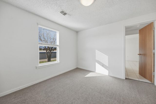 2511 S Market Street, Brenham, TX 77833