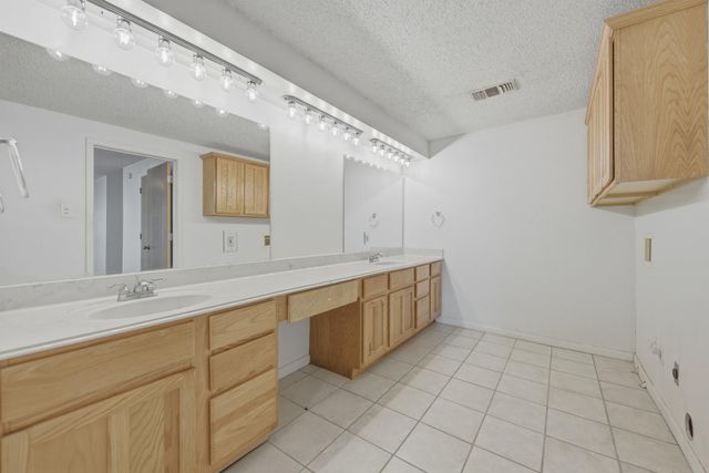 2511 S Market Street, Brenham, TX 77833