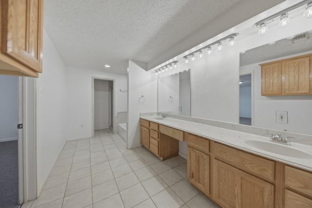 2511 S Market Street, Brenham, TX 77833