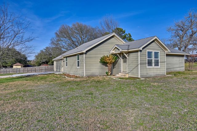 2511 S Market Street, Brenham, TX 77833