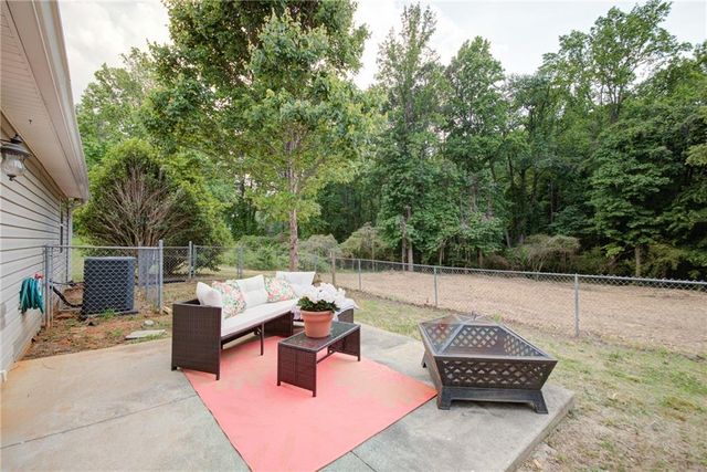 2968 Sky Lake Circle, Gainesville, GA 30506