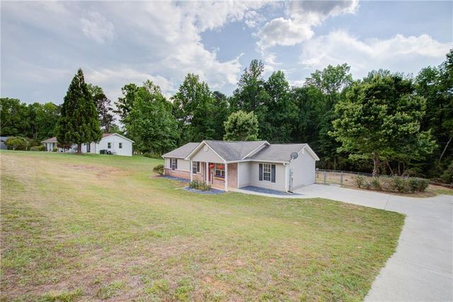 2968 Sky Lake Circle, Gainesville, GA 30506