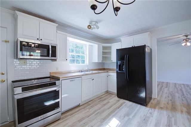 2968 Sky Lake Circle, Gainesville, GA 30506