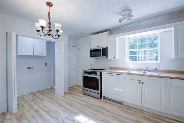 2968 Sky Lake Circle, Gainesville, GA 30506