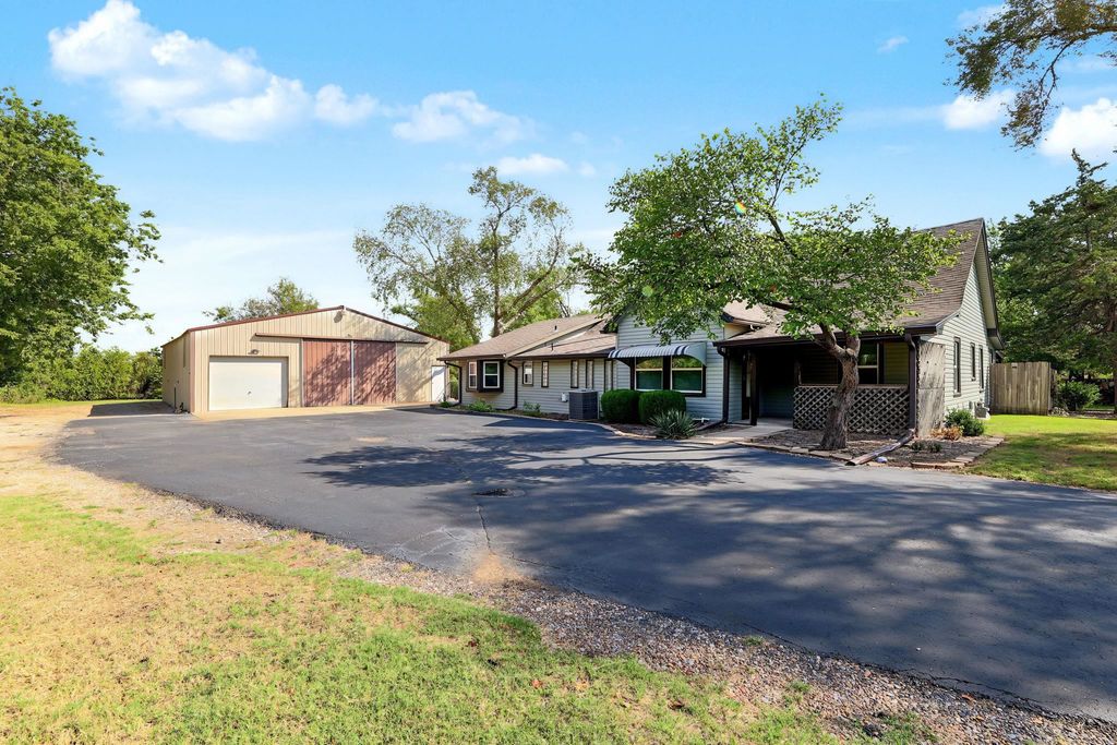 11724 E Pawnee, Wichita, KS 67207