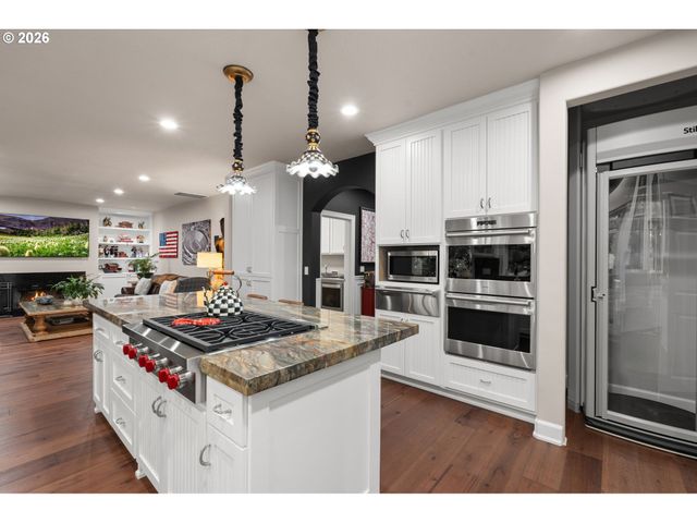 7717 Nw BLUE POINTE Ln, Portland, OR 97229