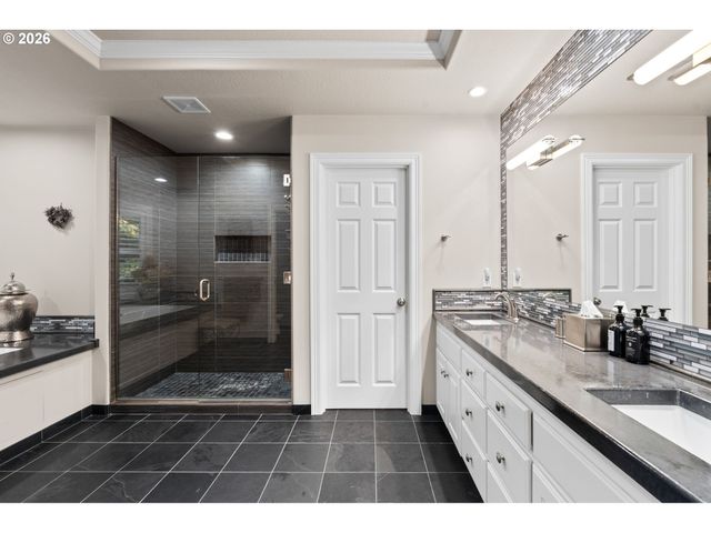 7717 Nw BLUE POINTE Ln, Portland, OR 97229