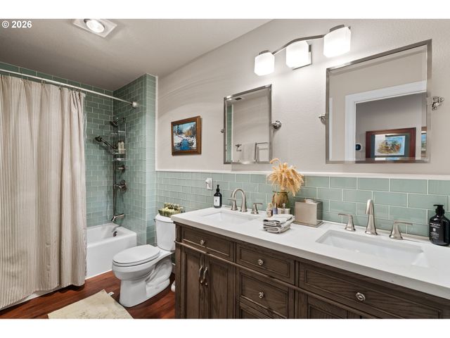 7717 Nw BLUE POINTE Ln, Portland, OR 97229