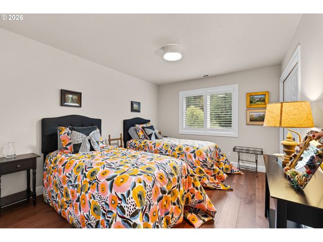 7717 Nw BLUE POINTE Ln, Portland, OR 97229