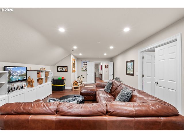 7717 Nw BLUE POINTE Ln, Portland, OR 97229