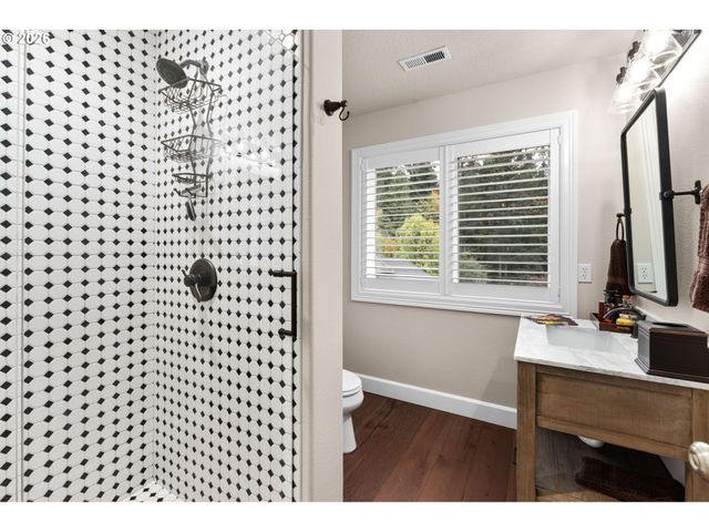 7717 Nw BLUE POINTE Ln, Portland, OR 97229