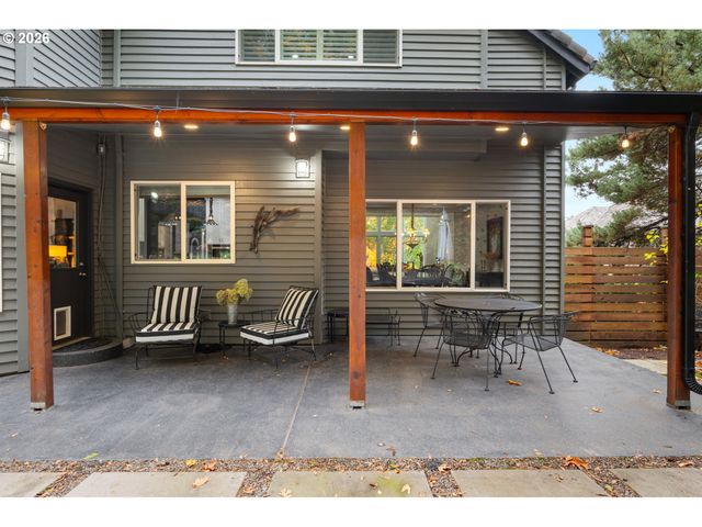 7717 Nw BLUE POINTE Ln, Portland, OR 97229