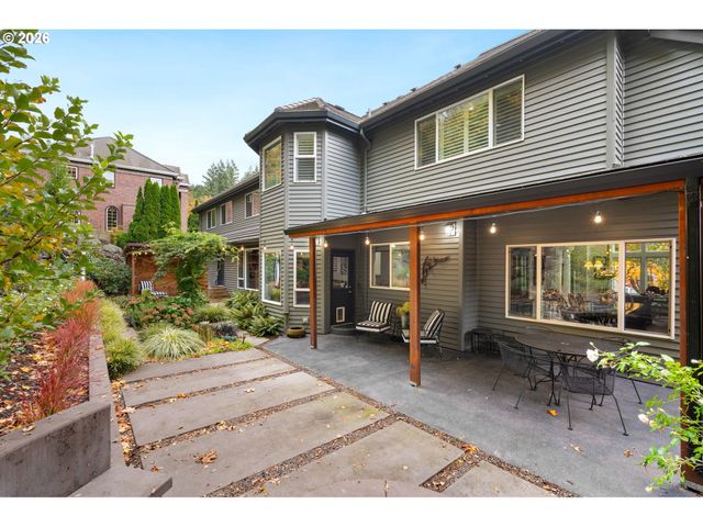 7717 Nw BLUE POINTE Ln, Portland, OR 97229