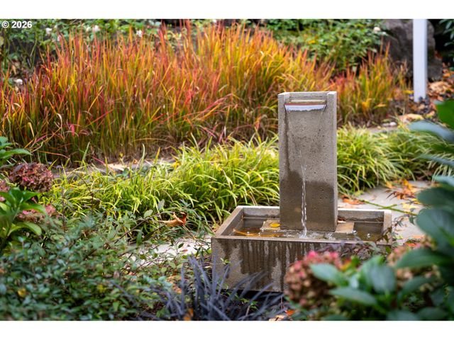 7717 Nw BLUE POINTE Ln, Portland, OR 97229