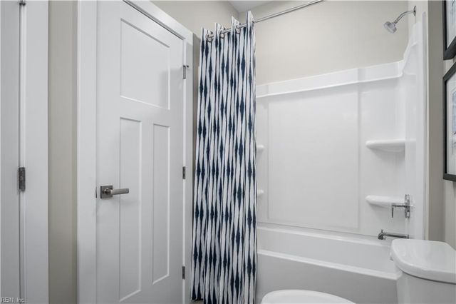 407 Tributary LN, Carrollton, VA 23314