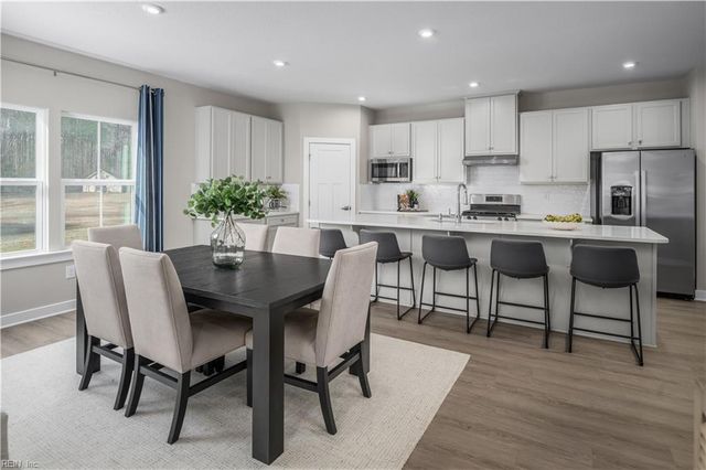 407 Tributary LN, Carrollton, VA 23314