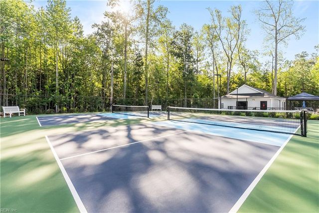 407 Tributary LN, Carrollton, VA 23314