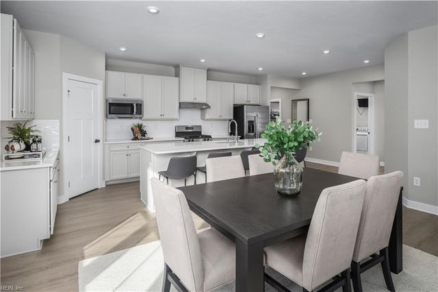407 Tributary LN, Carrollton, VA 23314