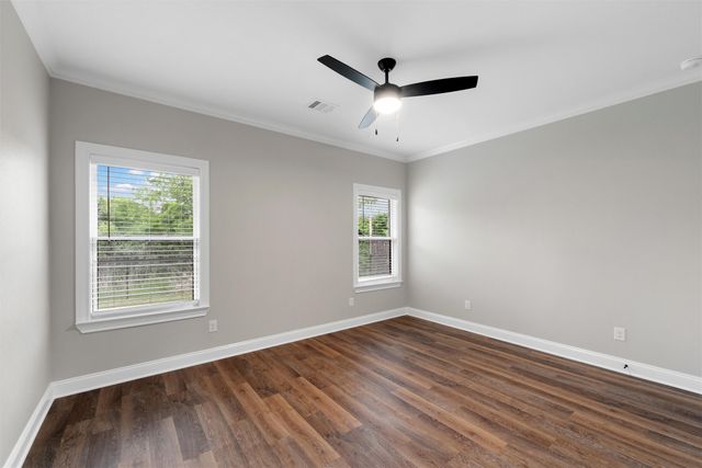 10221 Creekside Lane, Waco, TX 76712