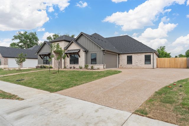 10221 Creekside Lane, Waco, TX 76712