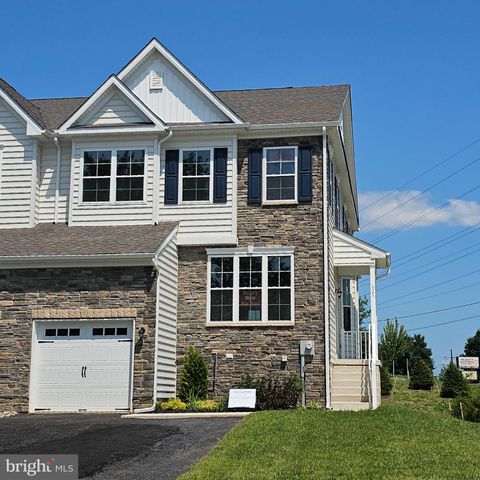 625 FOUNTAIN VIEW CIR, Allentown, PA 18104