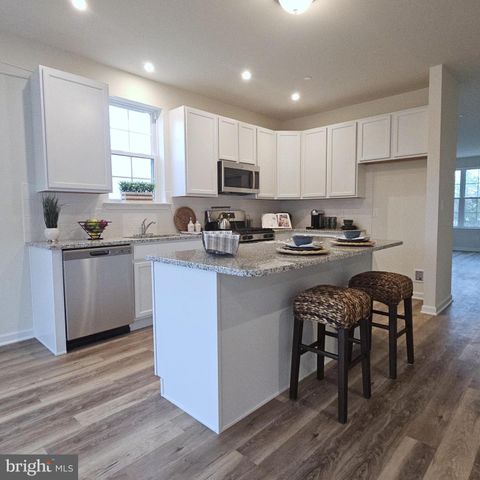625 FOUNTAIN VIEW CIR, Allentown, PA 18104