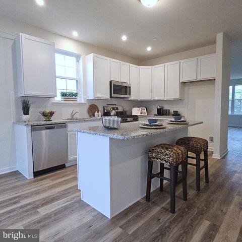 625 FOUNTAIN VIEW CIR, Allentown, PA 18104