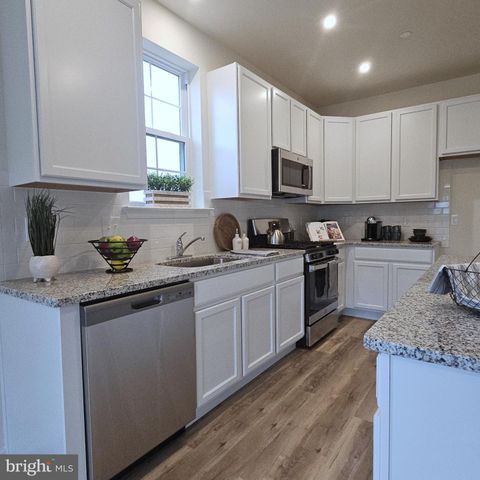 625 FOUNTAIN VIEW CIR, Allentown, PA 18104