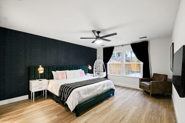 1504 W 43rd Street, Houston, TX 77018
