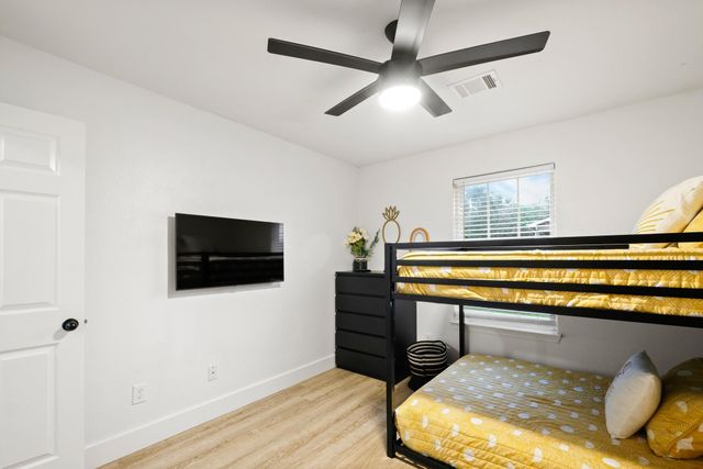 1504 W 43rd Street, Houston, TX 77018