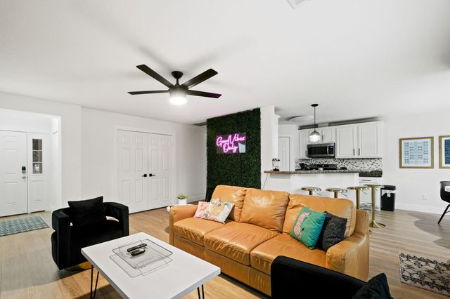 1504 W 43rd Street, Houston, TX 77018