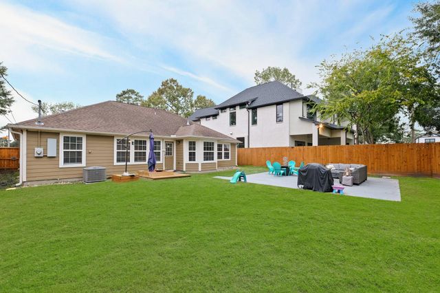 1504 W 43rd Street, Houston, TX 77018