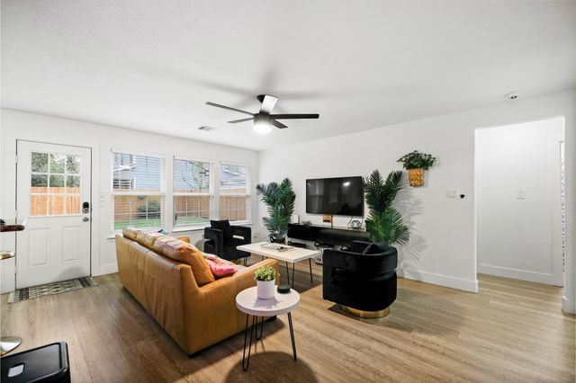 1504 W 43rd Street, Houston, TX 77018