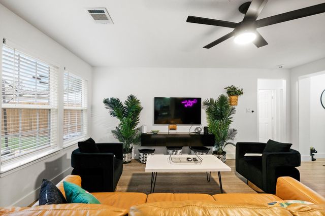 1504 W 43rd Street, Houston, TX 77018