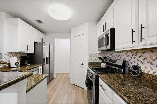 1504 W 43rd Street, Houston, TX 77018