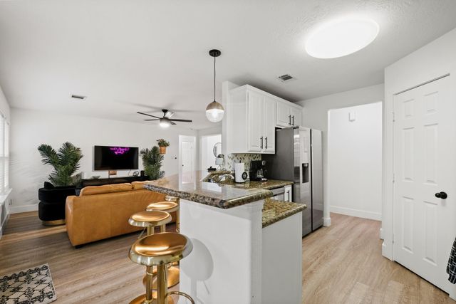 1504 W 43rd Street, Houston, TX 77018