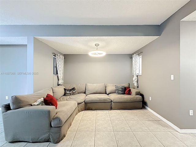 5955 SW 99th Ter 0, Cooper City, FL 33328