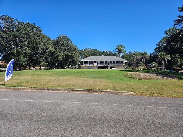 1208 Oakmont Drive, Niceville, FL 32578