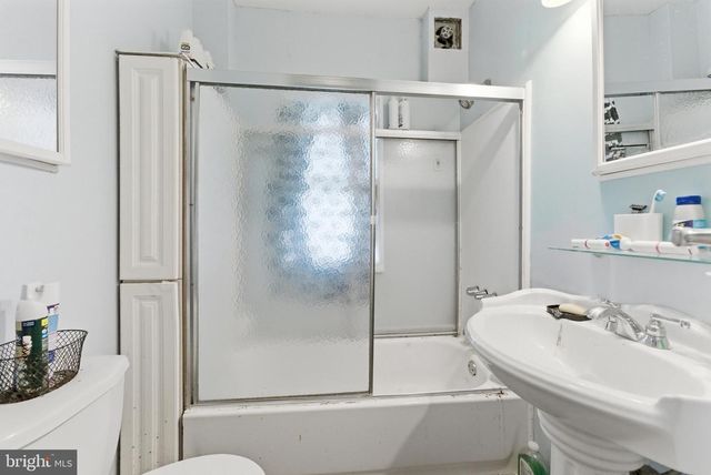 918 COLUMBUS RD, Burlington, NJ 08016