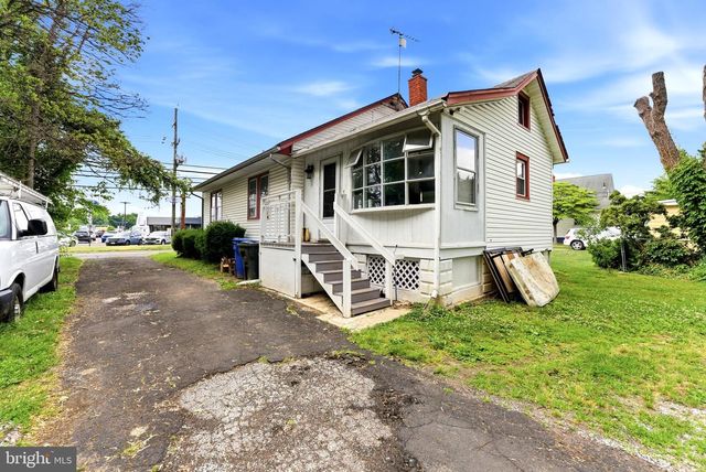 918 COLUMBUS RD, Burlington, NJ 08016